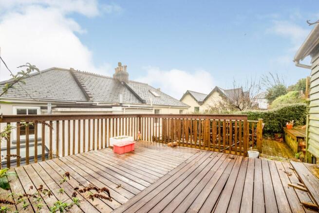 Large Sun Deck