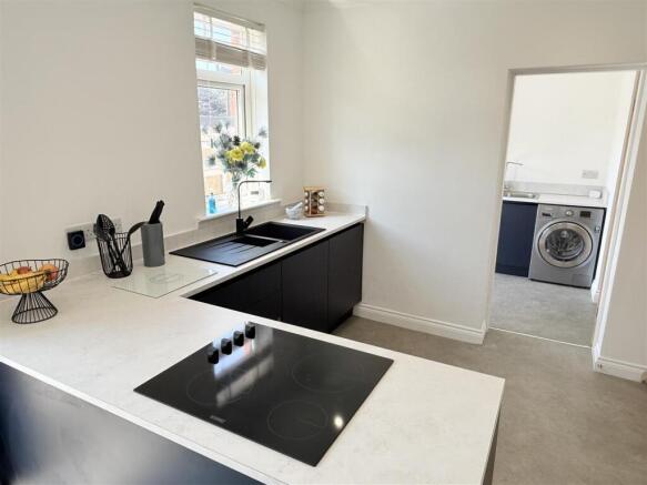 4 bed Semi-Detached for sale Image 6