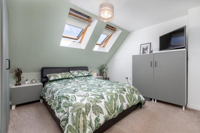 3 bed Semi-Detached for sale Image 6