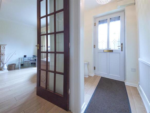 Wellesley Close, Bowerhill, Melksham photo 5