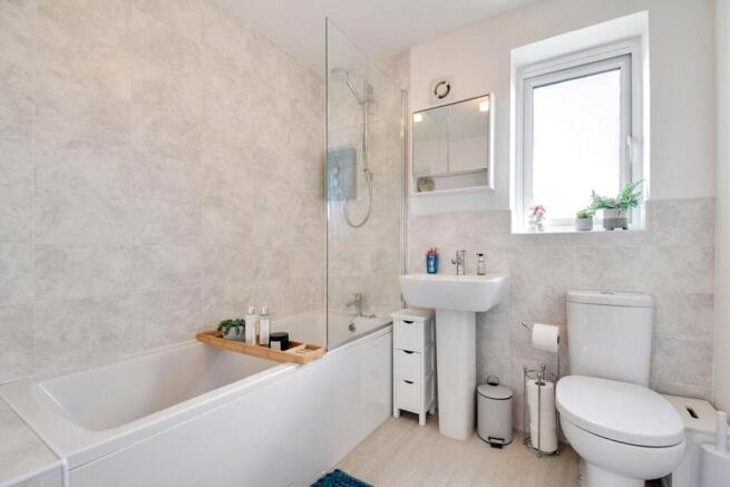 4 bed Detached for sale Image 12