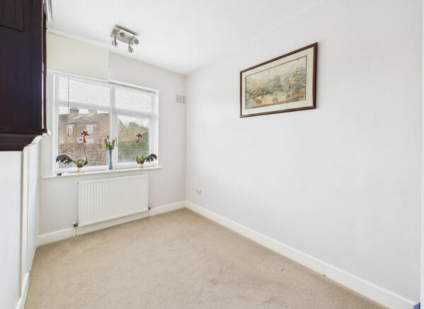 4 bed Semi-Detached for sale Image 8