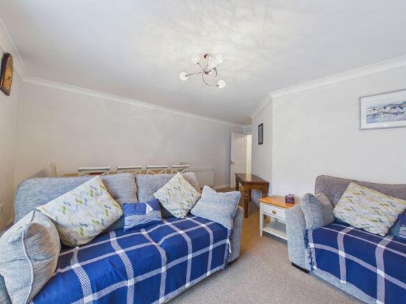3 bed Apartment for sale Image 5