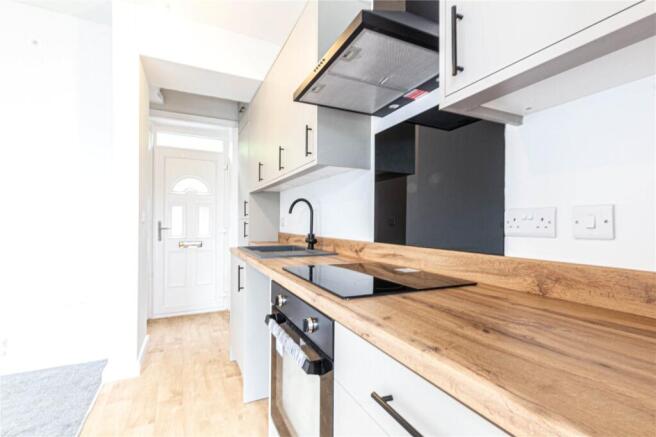 2 bed Terraced to rent Image 8