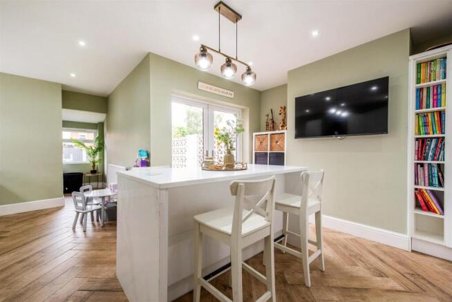 Kitchen/Dining Room