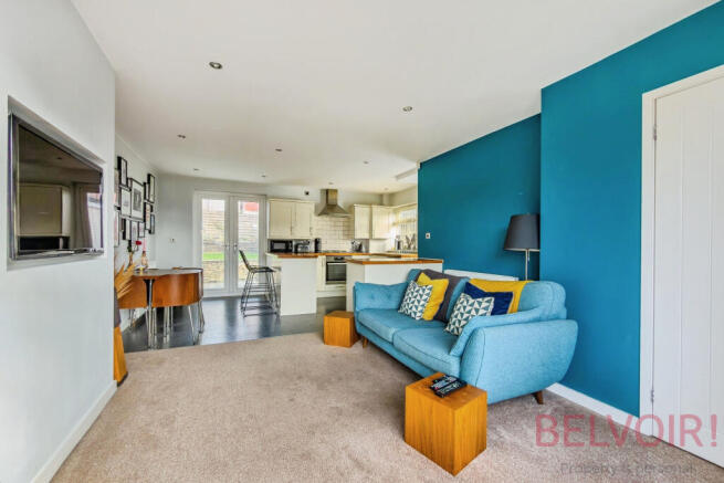 3 bed Semi-Detached for sale Image 9