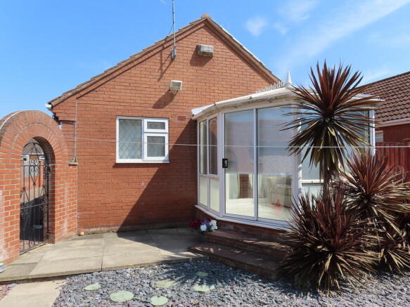 2 bed Detached Bungalow for sale Image 4