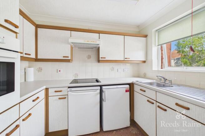 2 bed Apartment for sale Image 6