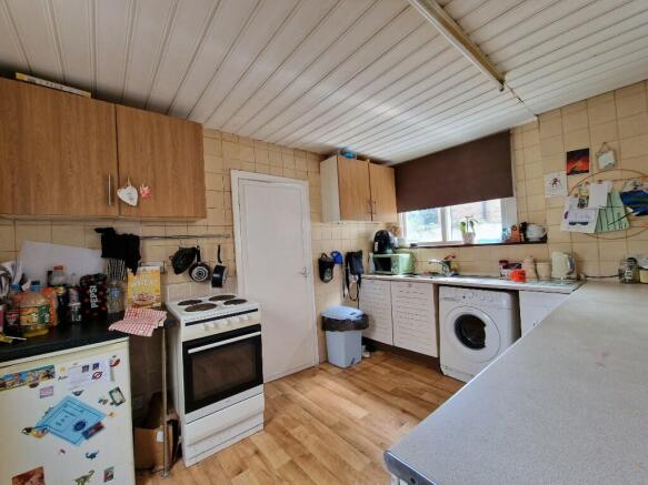 Bournemouth Park Road, Southend-On-Sea, Essex, SS2 photo 4