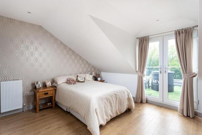 4 bed Detached for sale Image 12