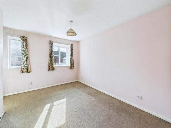 6 - 1 bedroom mid terrace.jpg