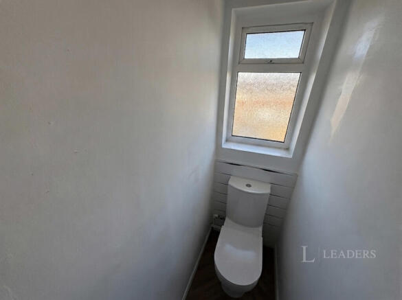 3 bed Terraced to rent Image 8