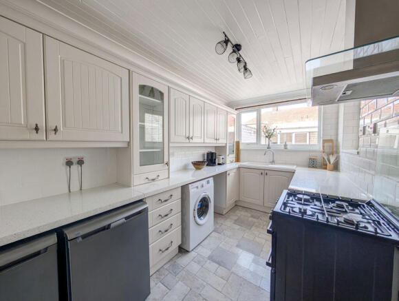 2 bed Terraced for sale Image 6