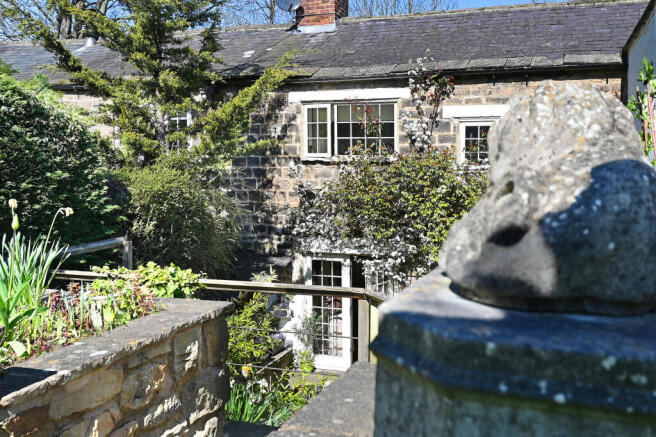 4 bed Semi-Detached for sale in leeds