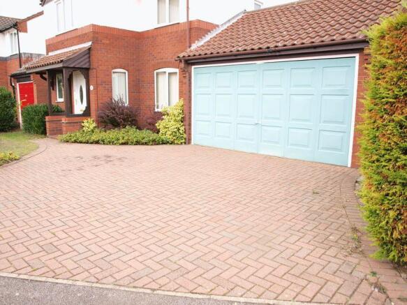 Drive & Dbl Garage