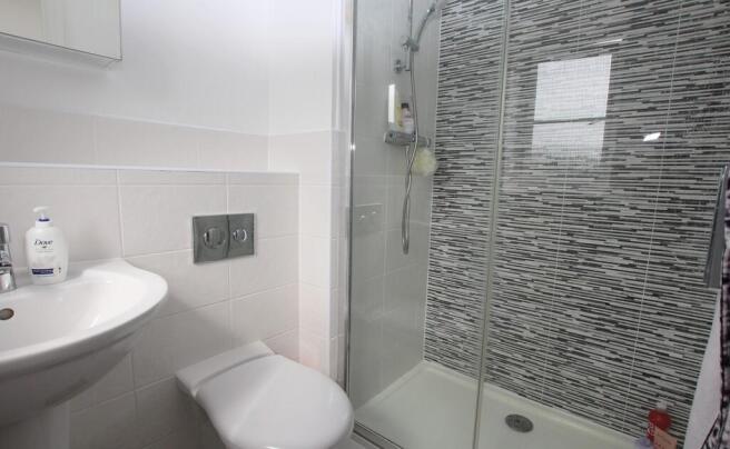 Ensuite shower ro...