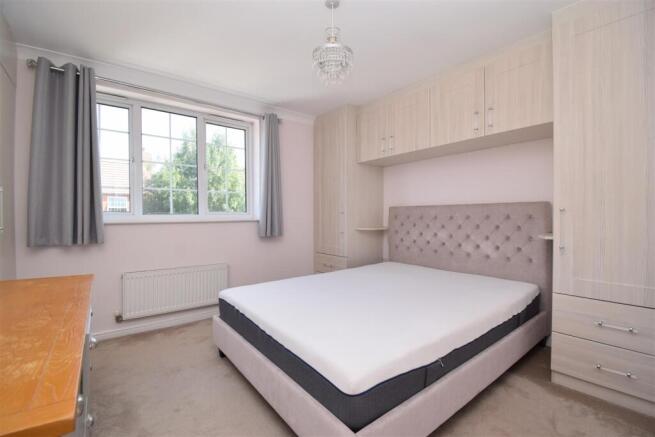 4 bed Detached to rent Image 11