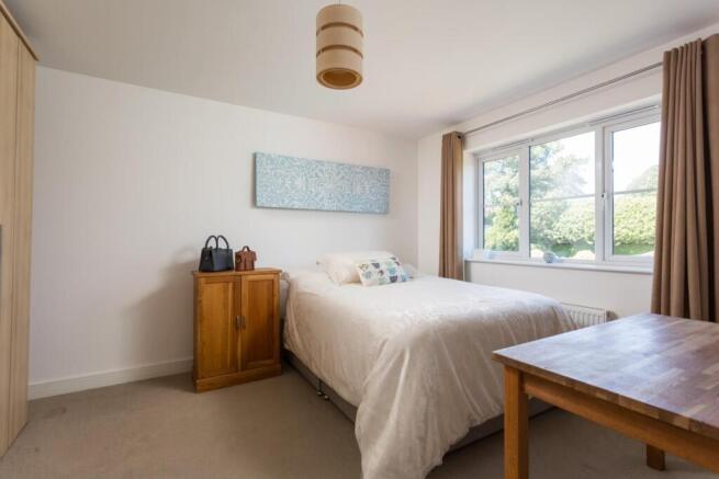 4 bed Detached for sale Image 9