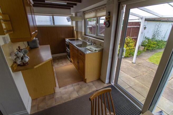 KITCHEN/BREAKFAST ROOM
