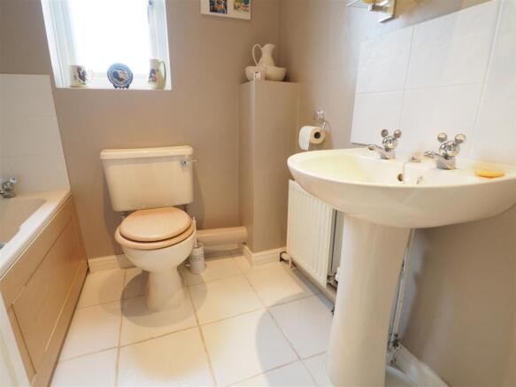 Family Bathroom 133