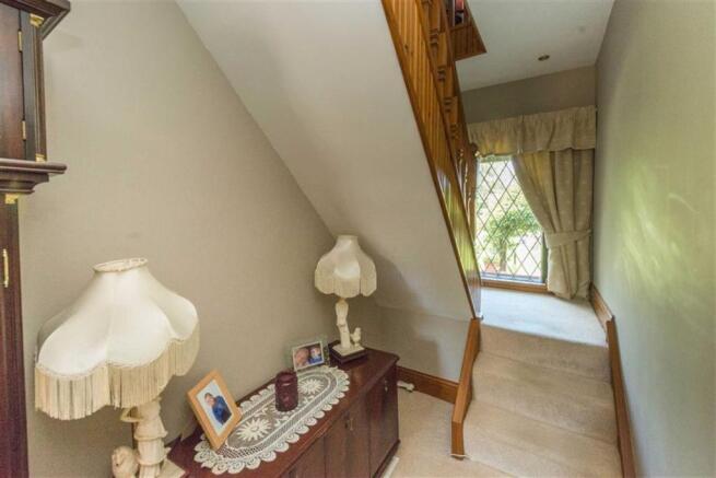 FIRST FLOOR LANDING