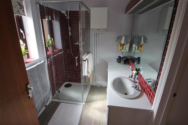 En-suite shower