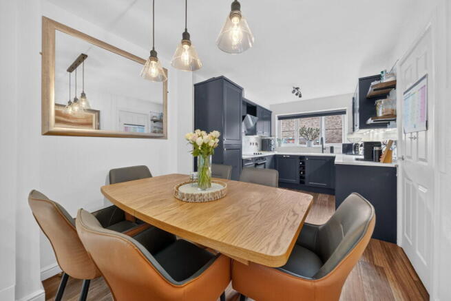 5 bed Town House for sale Image 10