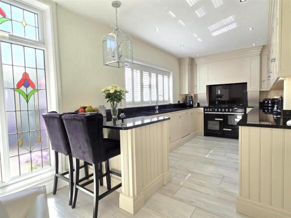 DINING KITCHEN AREA