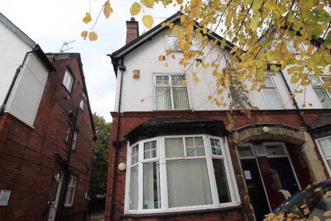 7 bed Semi-Detached to rent Image 12