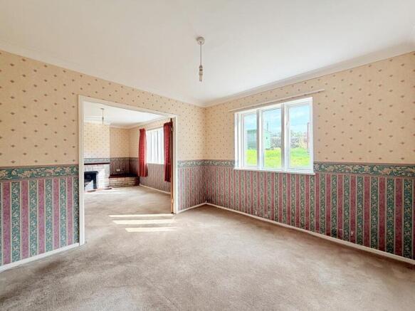 3 bed Semi-Detached for sale Image 4