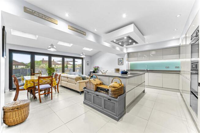 Kitchen/Dining Room