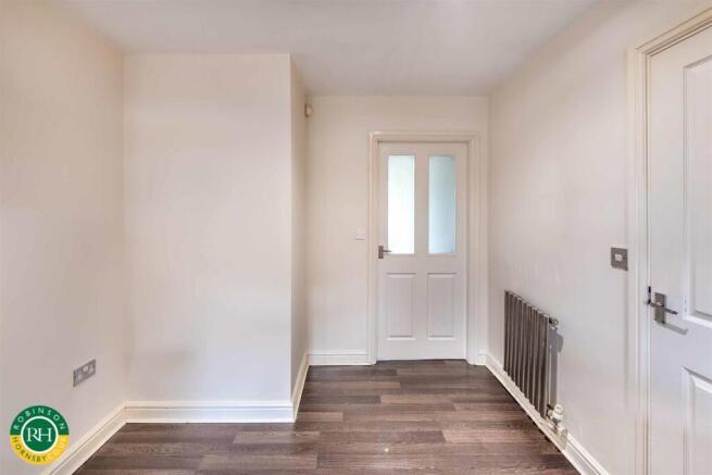 4 bed House for sale Image 11