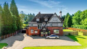 Fairlawn, The Glade, Tadworth KT20 6LL