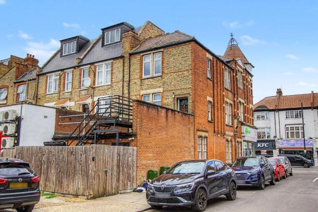96A Ballards Lane, Finchley, London N3 2DL