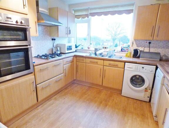 KITCHEN/BREAKFAST RO