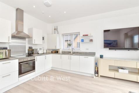Egret Court End, Hambrook, Chichester, West Sussex