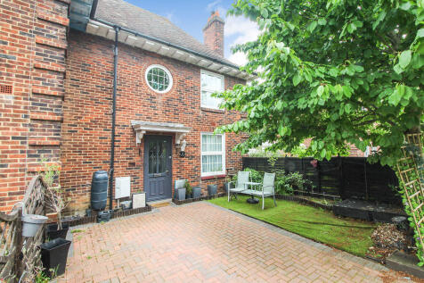 Eastcote, Shortstown, MK42