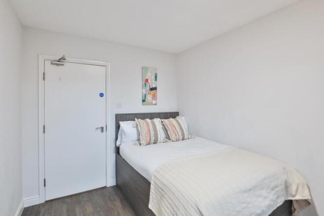 5 bed Flat to rent Image 9