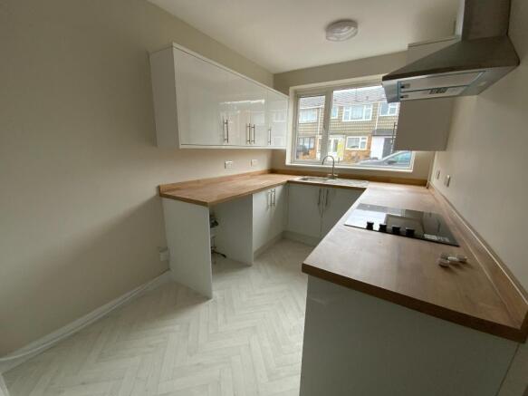 KITCHEN 14'6 x 8'11