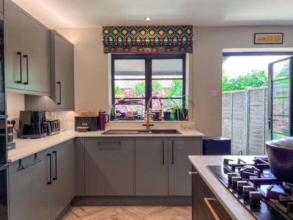 Priory Lane, West Molesey, KT8 photo 4