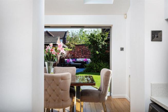 4 bed Detached for sale Image 7