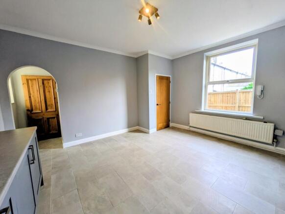 3 bed Terraced for sale Image 6