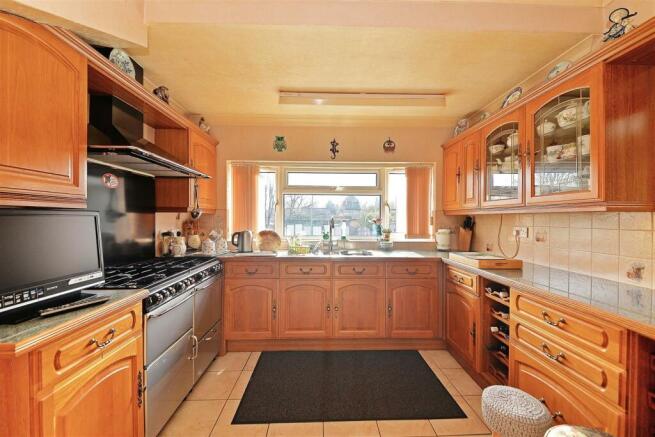 468 Alcester Road - kit3.jpg