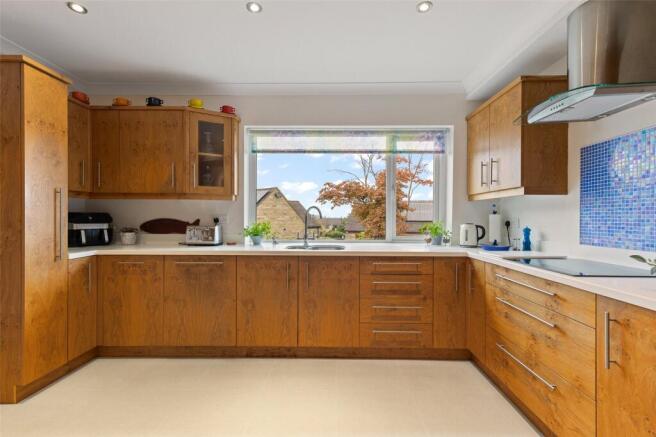 3 bed Detached for sale Image 6