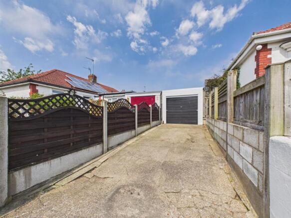 2 bed Semi-Detached Bungalow for sale Image 10