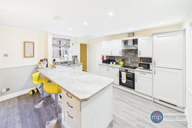 3 bed Terraced for sale Image 5