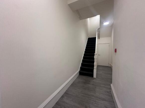 8 bed Block of Apartments for sale Image 4