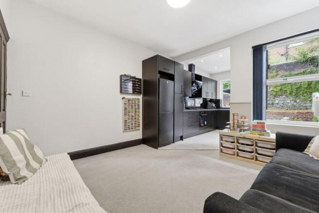 3 bed Terraced for sale Image 10