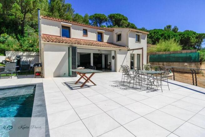 Kyela Puech, exp Luxury présente villa rénovée, tr