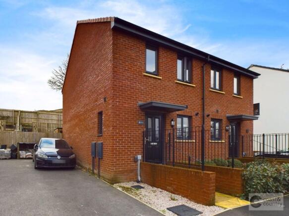 2-bed semi-detached on Mallow Place, Newton Abbot, TQ12, £250,000